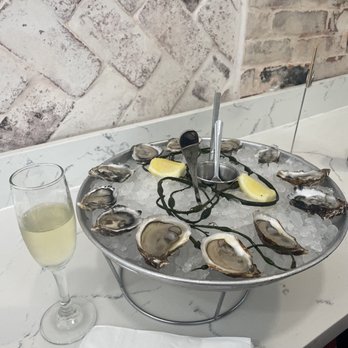 Billingsgate - Oyster and sparking happy hour from 3-5pm - Seafood Near Me - San Francisco, California