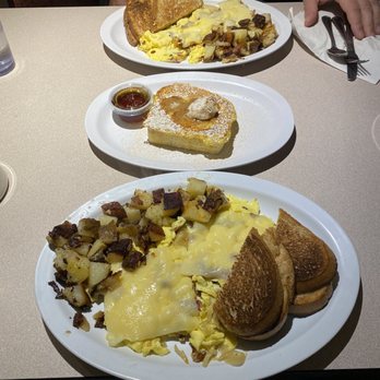 Jack's Country Restaurant - Breakfast & Brunch Near Me - Higganum, Connecticut