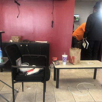 Jiffy Lube - Stuff all over the seats, customers forced to stand. - Auto Repair Near Me - Alexandria, Virginia