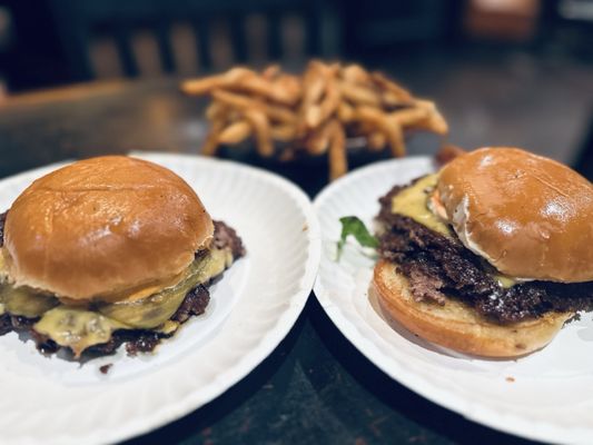 GUSTOS burger bar + more by null