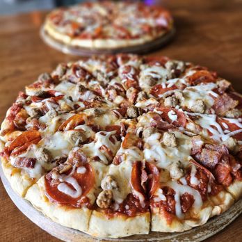 Iguanas Bar - PIZZA - Dance Clubs Near Me - Pico Rivera, California Iguanas Bar - PIZZA - Dance Clubs Near Me - Pico Rivera, California