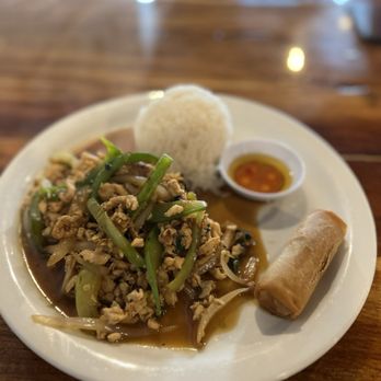 Boun Thai Kitchen - Spicy Thai basil - Salad Near Me - Paradise, Nevada
