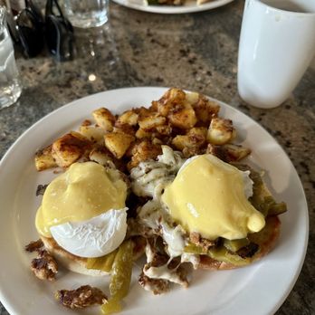 Garden Court Cafe - Wild eggs Benedict - Bakeries Near Me - Glen Ellen, California