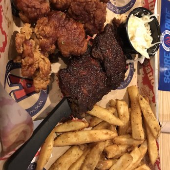 Arooga's - Sports Bars Near Me - East Brunswick, New Jersey