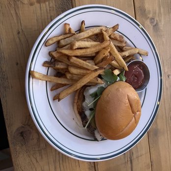 Boxcar Social - Classic house burger - Coffee & Tea Near Me - Toronto, Ontario