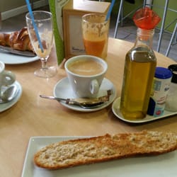 Tres Semillas - Desayuno completo con tostada integral, please