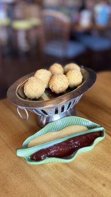 Trader Vic's by null