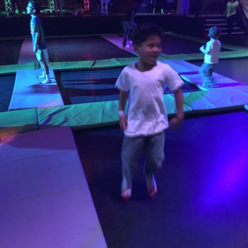 Sky Zone Trampoline Park - Trampoline Parks Near Me - Chesapeake, Virginia