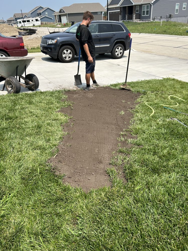 Slide of CW Lawn & Landscapes