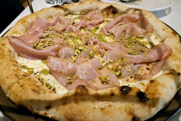 Mucca Pizzeria by null