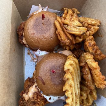 The Golden Eatery - Golden Sliders Combo - Chicken Shop Near Me - Santa Ana, California