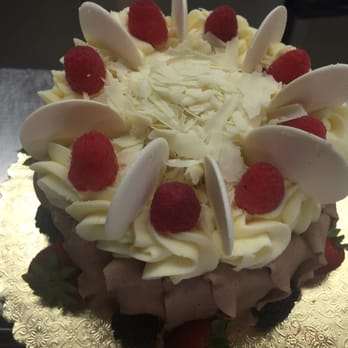 Bread Basket Cake Company - Strawberry chocolate cake - Delis Near Me - Camarillo, California Bread Basket Cake Company - Strawberry chocolate cake - Delis Near Me - Camarillo, California