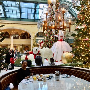 Sadelle's - The big circle table next to Conservatory & Botanical Garden - Breakfast & Brunch Near Me - Las Vegas, Nevada