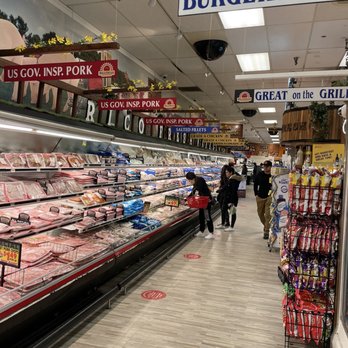 Rico Fresh Market - people shopping in a grocery store - Mexican Near Me - Chicago, Illinois Rico Fresh Market - people shopping in a grocery store - Mexican Near Me - Chicago, Illinois