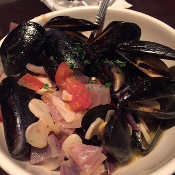 Biggie's - Mussels in white sauce! And this is the happy hour portion. Yum! - Seafood Near Me - Carlstadt, New Jersey Biggie's - Mussels in white sauce! And this is the happy hour portion. Yum! - Seafood Near Me - Carlstadt, New Jersey