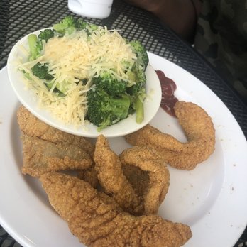 Soul Fish Cafe - Kids Cat Bites with Broccoli - Seafood Near Me - Memphis, Tennessee Soul Fish Cafe - Kids Cat Bites with Broccoli - Seafood Near Me - Memphis, Tennessee