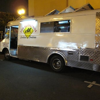 Los Hermanos - a food truck parked in a parking lot - Caterers Near Me Los Hermanos - a food truck parked in a parking lot - Caterers Near Me
