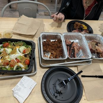 4 Rivers Smokehouse - Salad pulled pork, brisket and burnt ends, all keto and cuts with a fork, no knife required - Barbeque Near Me - Kissimmee, Florida 4 Rivers Smokehouse - Salad pulled pork, brisket and burnt ends, all keto and cuts with a fork, no knife required - Barbeque Near Me - Kissimmee, Florida