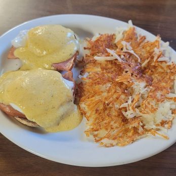 Bridgehead Cafe - Eggs Benedict - Breakfast & Brunch Near Me - Antioch, California