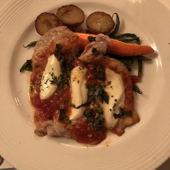 Restaurant Per Te - a plate of food on a table - Italian Near Me - Montreal, Quebec Restaurant Per Te - a plate of food on a table - Italian Near Me - Montreal, Quebec