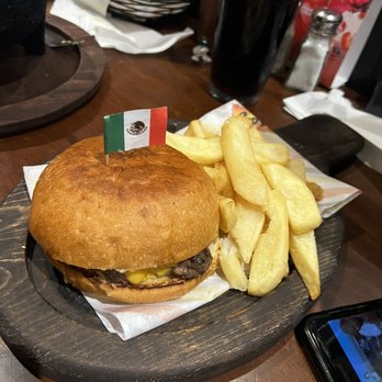 Costa Messa Restaurant - Hamburguesa Mexicana - Mexican Near Me - McAllen, Texas