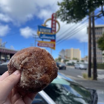 Leonard's Bakery - Bakeries Near Me - Honolulu, Hawaii
