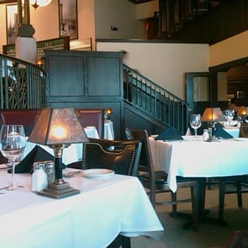 Harry & Izzy's - Dining Room - Steakhouses Near Me - Indianapolis, Indiana