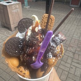 Oreo Bubble Waffle Ice Cream