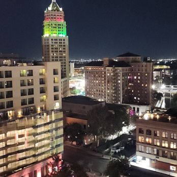 1Watson - Rooftop views - Cocktail Bars Near Me - San Antonio, Texas 1Watson - Rooftop views - Cocktail Bars Near Me - San Antonio, Texas