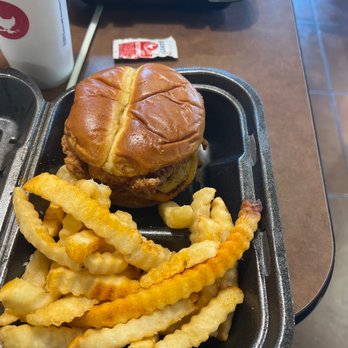 Zaxbys - Spicy chicken - Fast Food Near Me - Jonesboro, Georgia