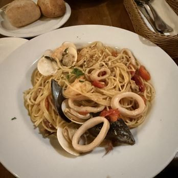 PASTA e PASTA by Allegro - Seafood pasta/ Pescatore Bianca - Italian Near Me - Los Angeles, California PASTA e PASTA by Allegro - Seafood pasta/ Pescatore Bianca - Italian Near Me - Los Angeles, California