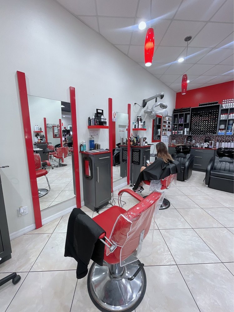 Oasis Salon Studio & Spa Image