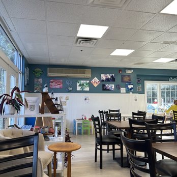 Nate's Plates - the interior of a restaurant - Sandwiches Near Me - Milford, Connecticut