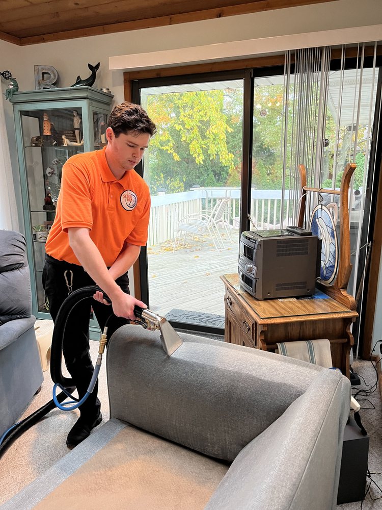 SCRUB HUB CLEANING Updated September 2024 27 Photos Rockford