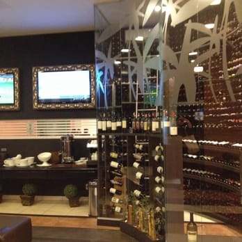 Jardins Grill - Wine cellar and espresso bar - Steakhouses Near Me - Curitiba, Puerto Rico