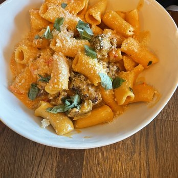 Estelle - Wine Bars Near Me - Saint Paul, Minnesota