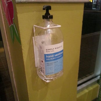 Frost - I loved that they had hand sanitizer - Ice Cream & Frozen Yogurt Near Me - Kailua, Hawaii