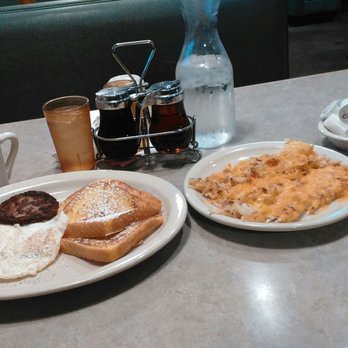 Powder Horn Lounge & Casino - Breakfast after a long shift - Cocktail Bars Near Me - Billings, Montana