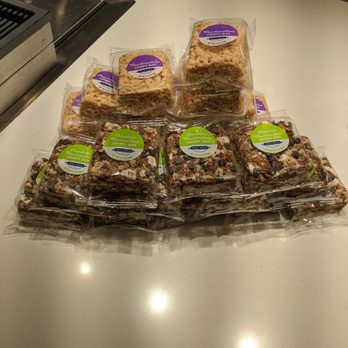 &pizza - They have some off menu dessert bars for purchase - Pizza Near Me - Gathersburg, Maryland