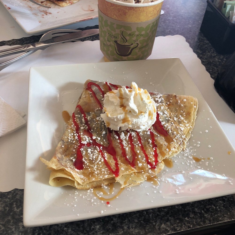 Café Capuchinos - Strawberry and Caramel crepe - Coffee & Tea Near Me - Rosarito, BCN