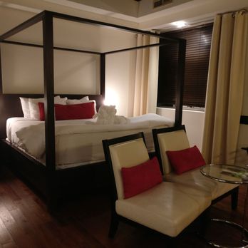Sterling Inn and Spa - Lovely king sized bed - Hotels Near Me - Niagara Falls, Ontario Sterling Inn and Spa - Lovely king sized bed - Hotels Near Me - Niagara Falls, Ontario
