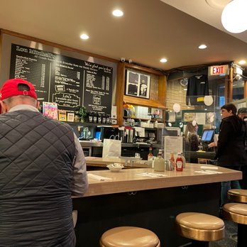 Lou Mitchell's - Breakfast & Brunch Near Me - Chicago, Illinois
