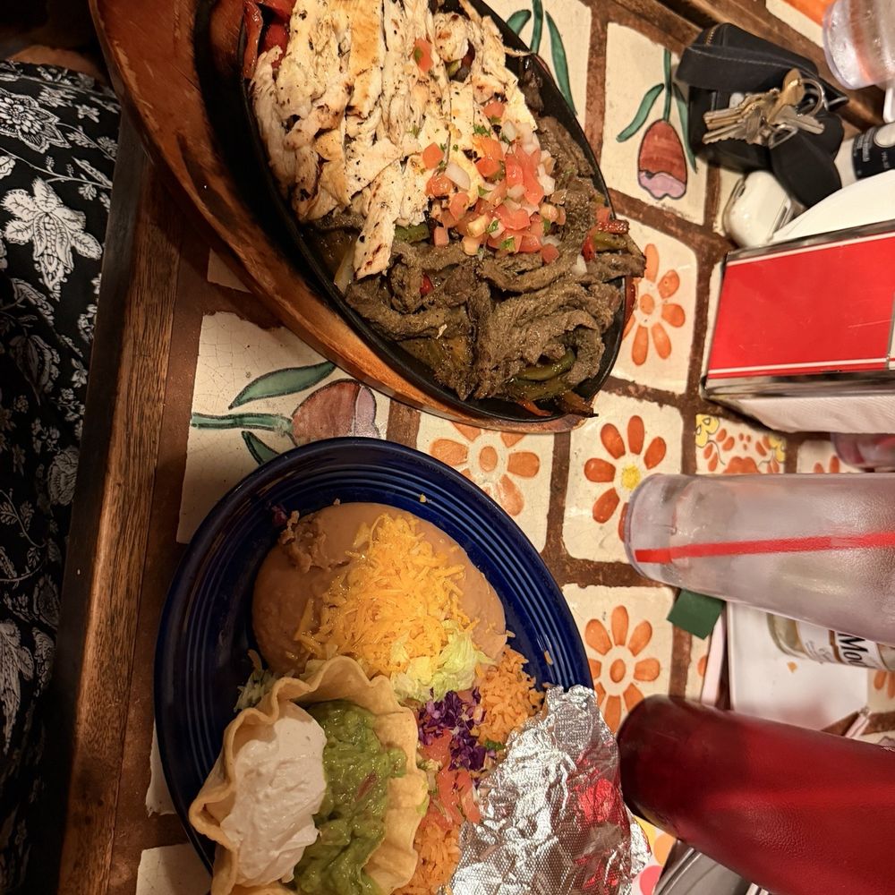 Rosa's Mexican Grill - Steak and Chicken Fajitas - Mexican Near Me - Mesa, Arizona