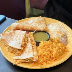 La Casita Authentic Mexican Food - Chicken quesadilla with rice & beans