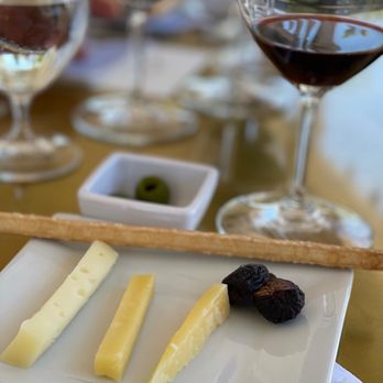Nickel & Nickel - Cheese pairing for tasting. - Wineries Near Me - Oakville, California