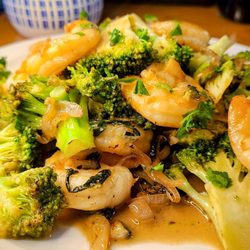 Mabuhay Asian Cafe - Shrimp & Broccoli Stir Fry