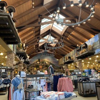 Cabela's - Outdoor Gear Near Me - Cheektowaga, New York