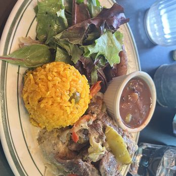 Parada 22 - Mofongo de biftec, arroz amarillo, beans, salad and amarrillos - Latin American Near Me - San Francisco, California Parada 22 - Mofongo de biftec, arroz amarillo, beans, salad and amarrillos - Latin American Near Me - San Francisco, California