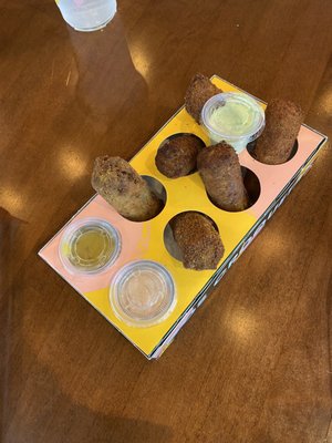 Dos Croquetas by null