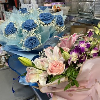 Rosemead CPS Florist - blue hong kong roses & pink rose bouquet with triple lilies! - Florists Near Me - Rosemead, California